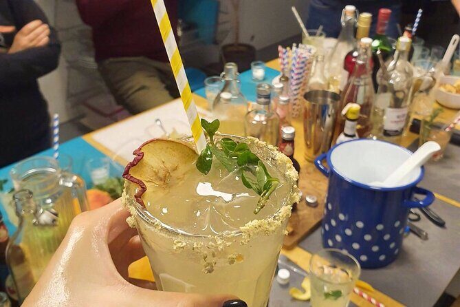Belgrade center walking tour with Rakija, Cocktails and Burgers - Starting at Republic Square: the easiest place to get oriented
