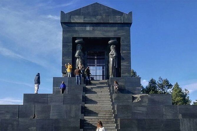 Belgrade City Tour and Avala Mountain - Stop 1: Kalemegdan Park and the Belgrade Fortress Walk
