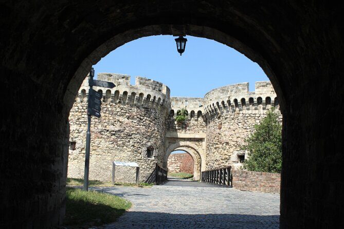 Belgrade Highlights and Avala Mountain Tour - Knez Mihailova Street to Republic Square: Easy Orientation on Foot