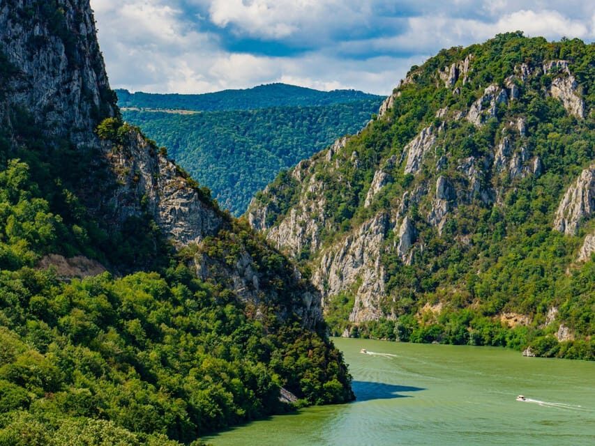 Iron Gate: Golubac fortress, Lepenski vir, boat cruise 1.5h - Golubac Fortress: medieval defense built around the Danube