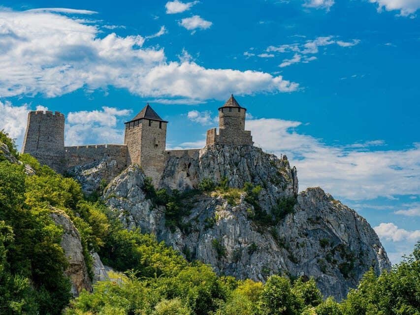 Iron Gate: Golubac fortress, Lepenski vir, boat cruise 1.5h - Riding out of Belgrade and settling into the long day