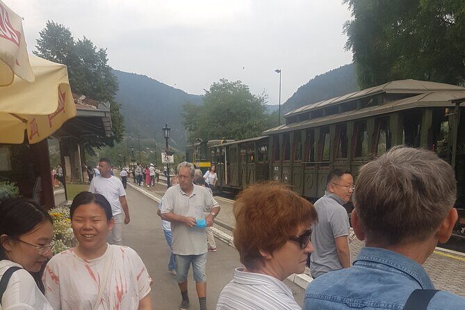 Mokra Gora toure with a Šargan 8 train ride - Drina River House lunch break: photos first, then your own food